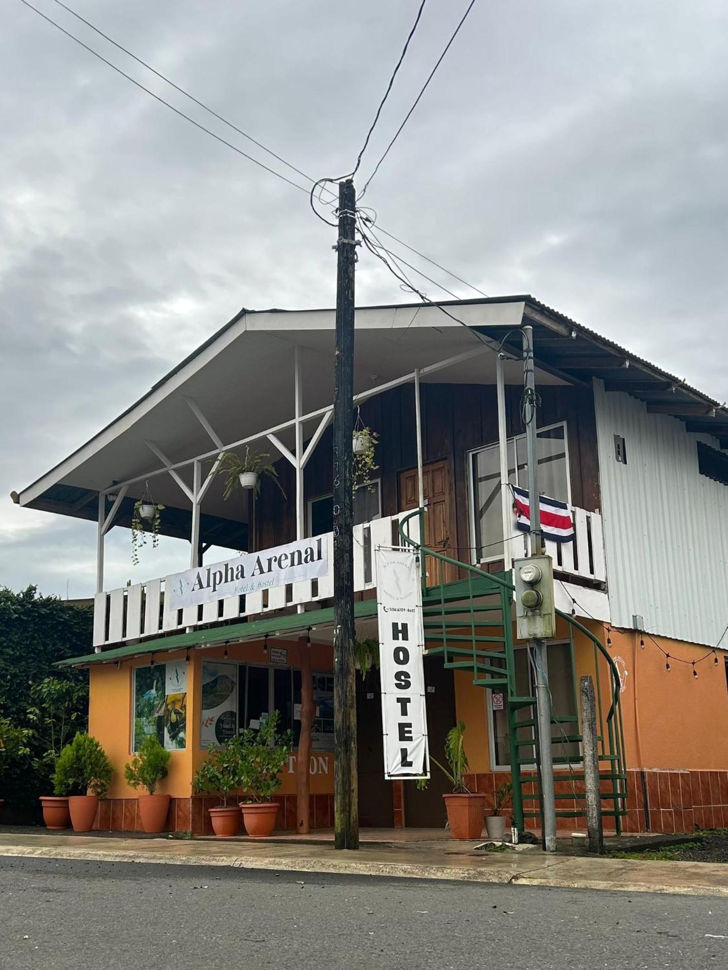 Alpha Arenal Hostel Ла Фортуна Экстерьер фото