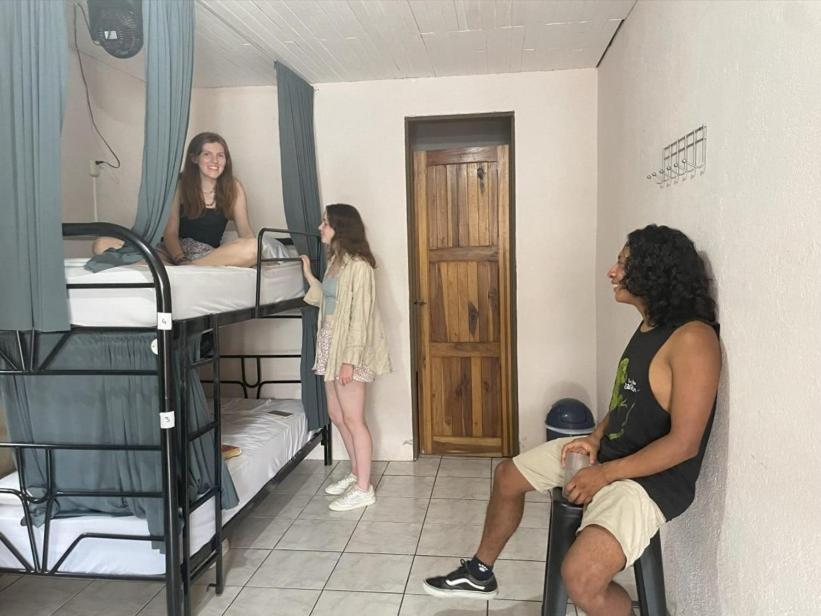 Alpha Arenal Hostel Ла Фортуна Экстерьер фото